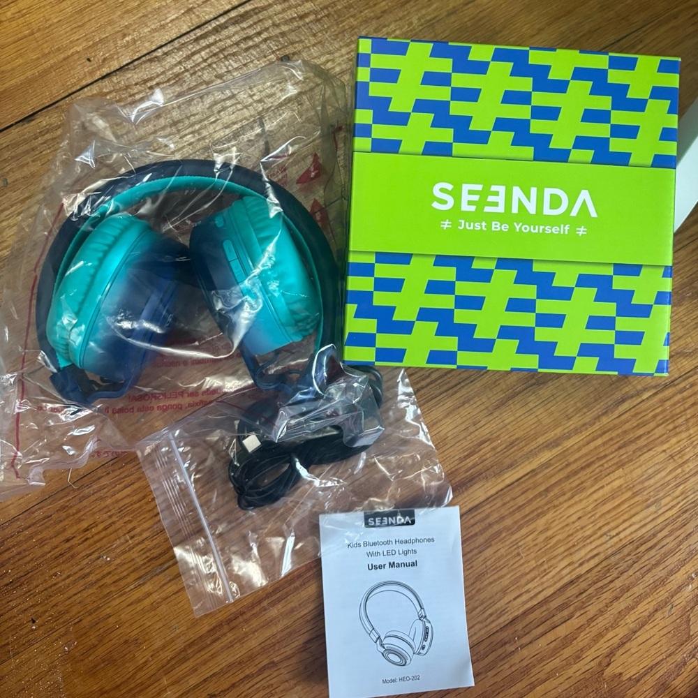 Kids Wireless Headphones - Teal and Navy